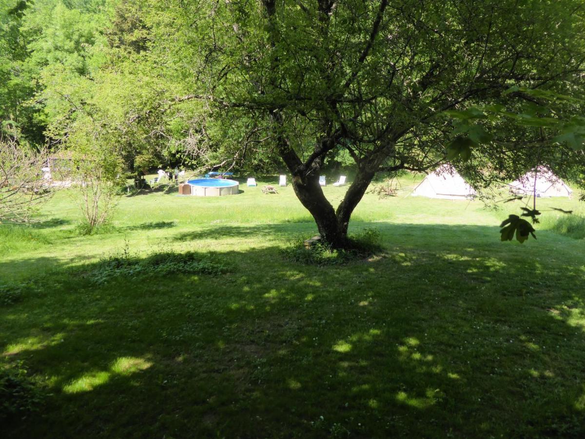 Belair Le Camping Champagnac-de-Belair Экстерьер фото